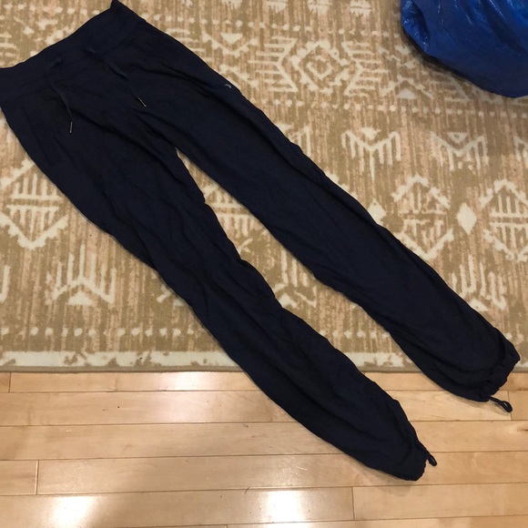 Lululemon dance studio pant navy no liner sz 4 - Picture 3 of 10
